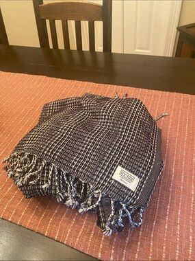 Teema Black & White Woven Towel